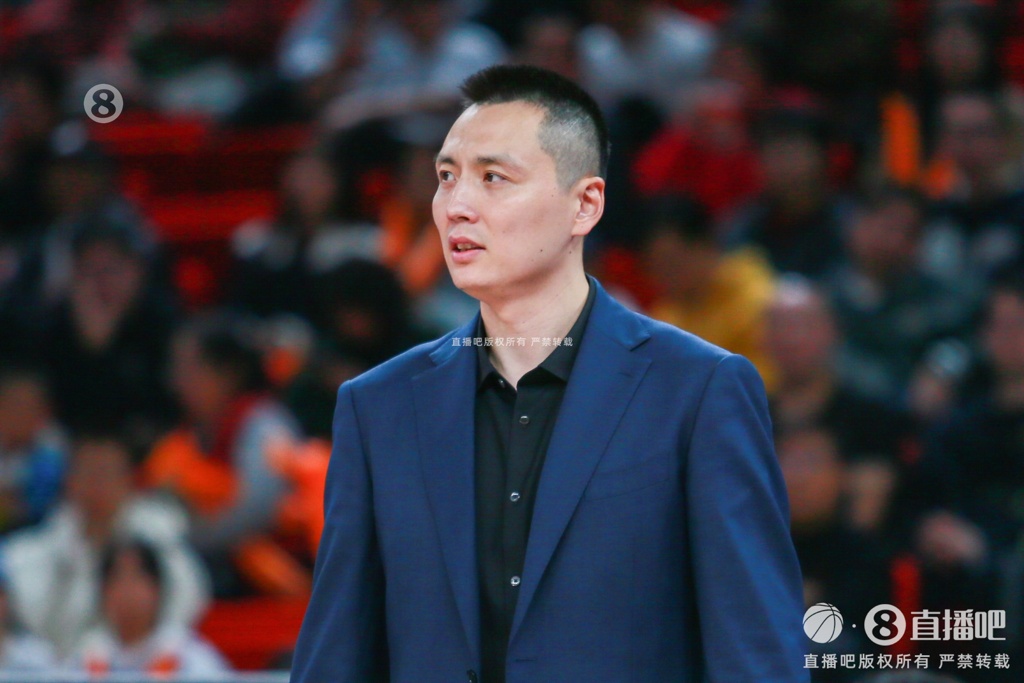 卢伟:下赛季的目标是冲击4强 外援的引援重点还是一号位和五号位
